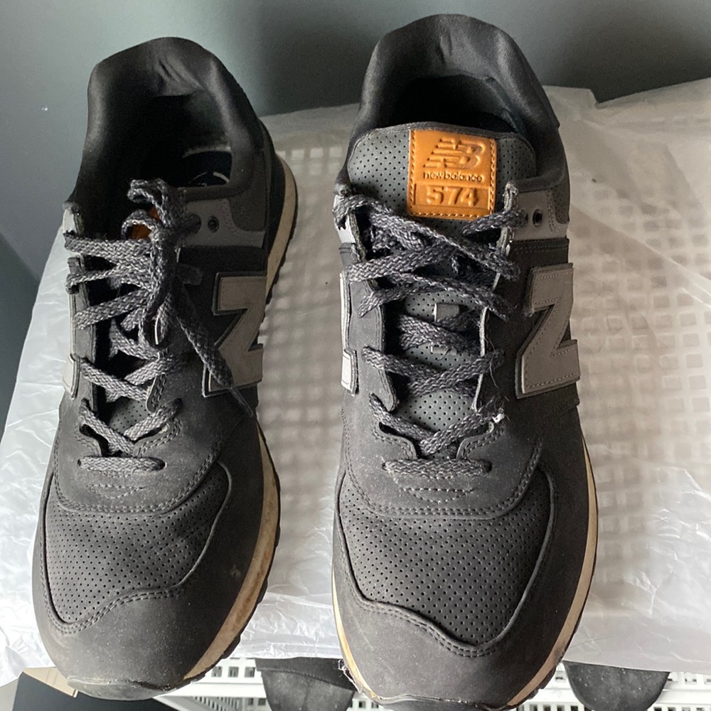 Used Mens New Balance 574 black & Grey gym shoes size 14